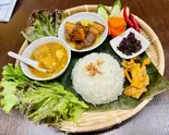 豚皮付きカレー(アウンミャンマーレストラン)