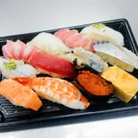 趣(おもむき)11貫（最高級宅配鮨 恋花 本店）