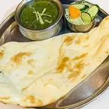 ほうれん草チキンカリー（インドカリーダイニング＆バー パリワル）