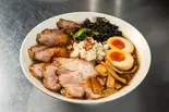 背脂ジョニーDX(トッピング全部乗せ)(麺屋愛心 TOKYO町屋店)