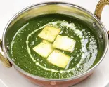 ほうれん草パニールカレー Spinach and Cheese Curry（アジアンインディアンレストラン ニューサラティー ASIAN INDIAN RESTAURANT NEW SARATHI）