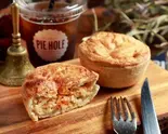 チキン&コーンブレッド Chicken &cornbread 1個(The Pie Hole Los Angeles 小金井公園)