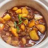 牛肉とじゃがいも煮込み(牛腩炖土豆)（聚香源）
