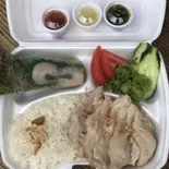 数量限定 ハイナンチキンライス ・生春巻(ランチBOX) Hainan Chicken Rice With Appetizer(Lunch Box)（エスニック専門店 Asian Cafe ＆ Diner Vivid Ajia）