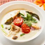 SOUP・トムカーガイ（エカマイ屋台）