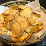 さつまいもチップス 揚げたて！！（酔店 とーごー）