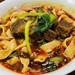 香辣牛肉刀削麺(香辣妹子)