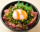 期間限定！ねぎたまマグロ旨辛丼⭐︎温玉別容器（魚丼 北千住本店）