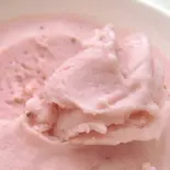 のびーるアイス イチゴ味（ロイヤルケバブスポット(Halal)）
