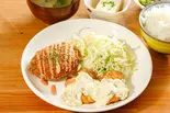 チキン南蛮メンチ定食（手作り定食 まるつ食堂）