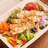 ローストチキンサラダBOX（～フランスで人気の塊肉ステーキの名店～ 肉ビストロ サクレフルール日本橋）