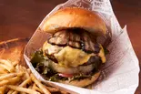 特製ベーコン＆濃厚チェダーチーズバーガー(単品)（バーガーステーションCampus）