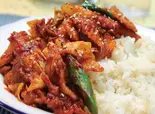 豚肉辛口炒め丼（韓マンナ×KAMACHICKEN）