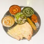 スペシャルセット(special set)(選べるカレー3品)（本格タンドリーカフェ虹）