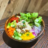 【免疫力アップ⤴︎】鶏モモ肉のPOKEBOWL（新鮮本マグロとたっぷり野菜POKEBOWL カナロア 押上店）