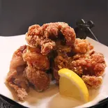 鶏の唐揚げ(醤油)3個(ハラミとローストビーフとご飯 長居店)