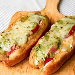 バジルチキン（パン工房 Champs de Ble）
