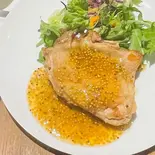 チキンステーキ ハニー粒マスタード【ライス・サラダ付き】(diningbar tsubaki)