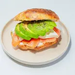 avocado ＆ salmon|YOGURT FOCACCIA（ミルキーグリーク麻布十番店|グリークヨーグルト＆アサイー）