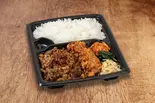 国産牛カルビ＆唐揚げ弁当（じゅうじゅうカルビ草加松原店）