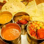 チーズナンカレーセット（アジアンダイニングシバマハル）