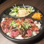 お肉倍量！！牛ハラミ炙りガーリックステーキ弁当（ジュウゴノニク(熟成黒毛和牛ローストビーフ専門店)）