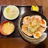 チャーシュー丼（秋鈴ラーメン）