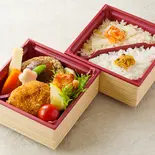 豆腐ハンバーグと湯葉男爵コロッケの二段弁当（梅の花 銀座並木通店）