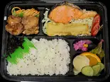 しゃけデラックス弁当（ママクック 次屋店）