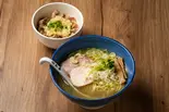 塩ラーメン+生姜焼豚丼（自家製麺 啜乱会）