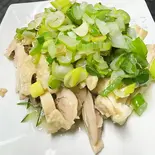 蒸し鶏のネギ油ソースかけ(葱油鶏)（Hao Chi 2号店）