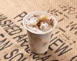 アイスカフェラテ Iced Cafe Latte（豆熊 国領焙煎所）