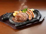ビーフ100%ハンバーグ＆ソーセージ（フォルクス 博多駅南店）