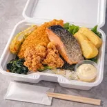 ボリューム満点！夜のご褒美のり弁【松】（酒と肴 めから鱗）