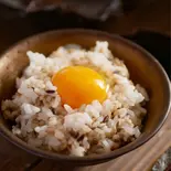 【濃厚】こだわり卵のTKG(卵かけ玄米ご飯)（【納豆一筋】納豆館）