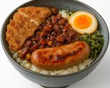 魯肉飯DX(チキンカツ＆黒豚ソーセージ)（味楽小食堂 駒沢店）