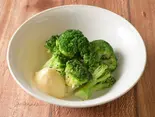 そのまんまブロッコリー*タルタルソース付き(別盛)（オム玉唐揚げ丼 鶏爛漫 長居店）