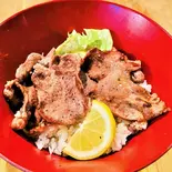 特製塩だれの牛タン丼（餃子工房 ちびすけ 東心斎橋店）