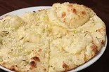ガーリックナン garlic nan（インディアンキッチン＆バー鮫洲店INDIAN KITCHEN＆BAR SAMEZU）