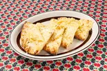 ガーリックチーズナン Garlic Cheese Nan(【インド料理とカレーの店】トゥラシ)