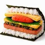 博多めんたい(博多の定番)「Spicy Cod Roe  Shiso ＆ Mustard Greens」（ポーたま 博多マルイ店 【沖縄発ポーク卵おにぎり専門店】）