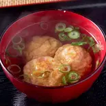 おつゆにたこ焼き3個（たこやき鍛次郎）