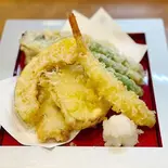 天ぷら盛り合わせ（寿司スタンドとらず。西本町店）