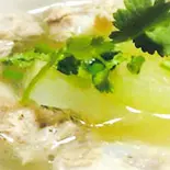 トウガンとスペアリブのスープ/Winter melon and spareribs soup(中華料理 龍門)