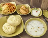 豚肉まん定食(麺香厨)