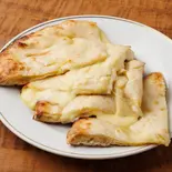 チーズナン Cheese Naan（THAIND(タインド)|ガパオ・タイ料理＆本格インドカレー）