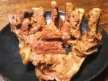 川卤大排(四川風煮込み豚の骨付きあばら肉)(香卤卤 シャンルル)