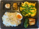 ニラ玉弁当（楽しい酒場·八鮮食堂）
