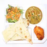 お得なセットメニューD 弁当BOX 1curry+nan or rice +mini salad+chicken tikka（本格インドカレー door）