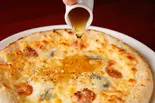 ピッツァクワトロフォルマッジョ  Pizza Quattro Formaggio（【おうちDE本格イタリアン】La Promessa）